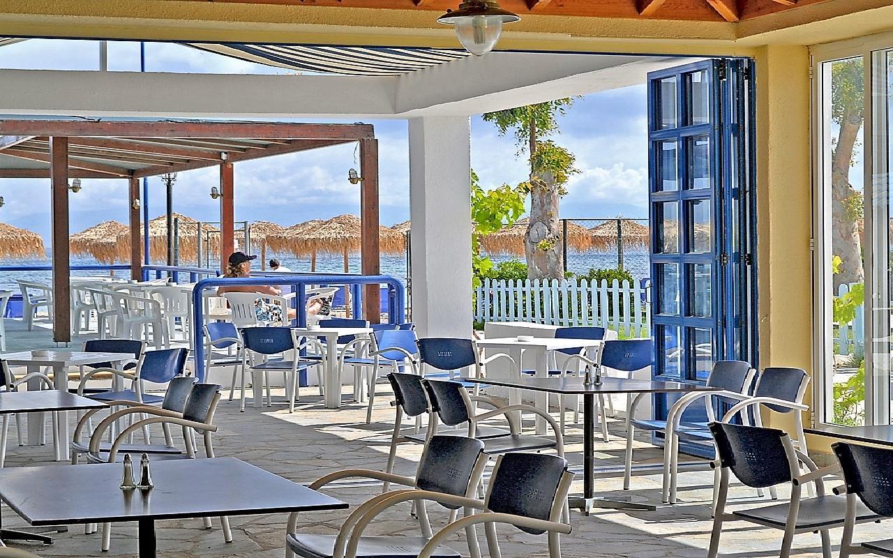 Görögország, Korfu, Messonghi, Messonghi Beach Hotel, étterem