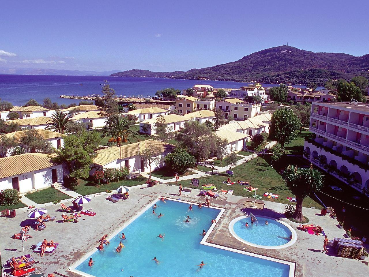Görögország, Korfu, Messonghi, Messonghi Beach Hotel, medence