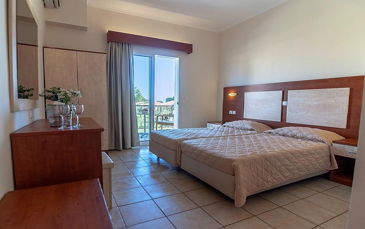 Görögország, Korfu, Messonghi, Messonghi Beach Hotel, szoba