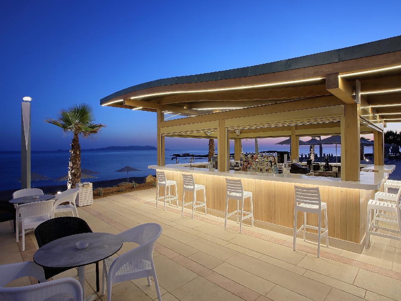 Görögország, Kréta, Kelet-Kréta, Heraklion, Kokkini Hani, Arina Beach Resort, bár