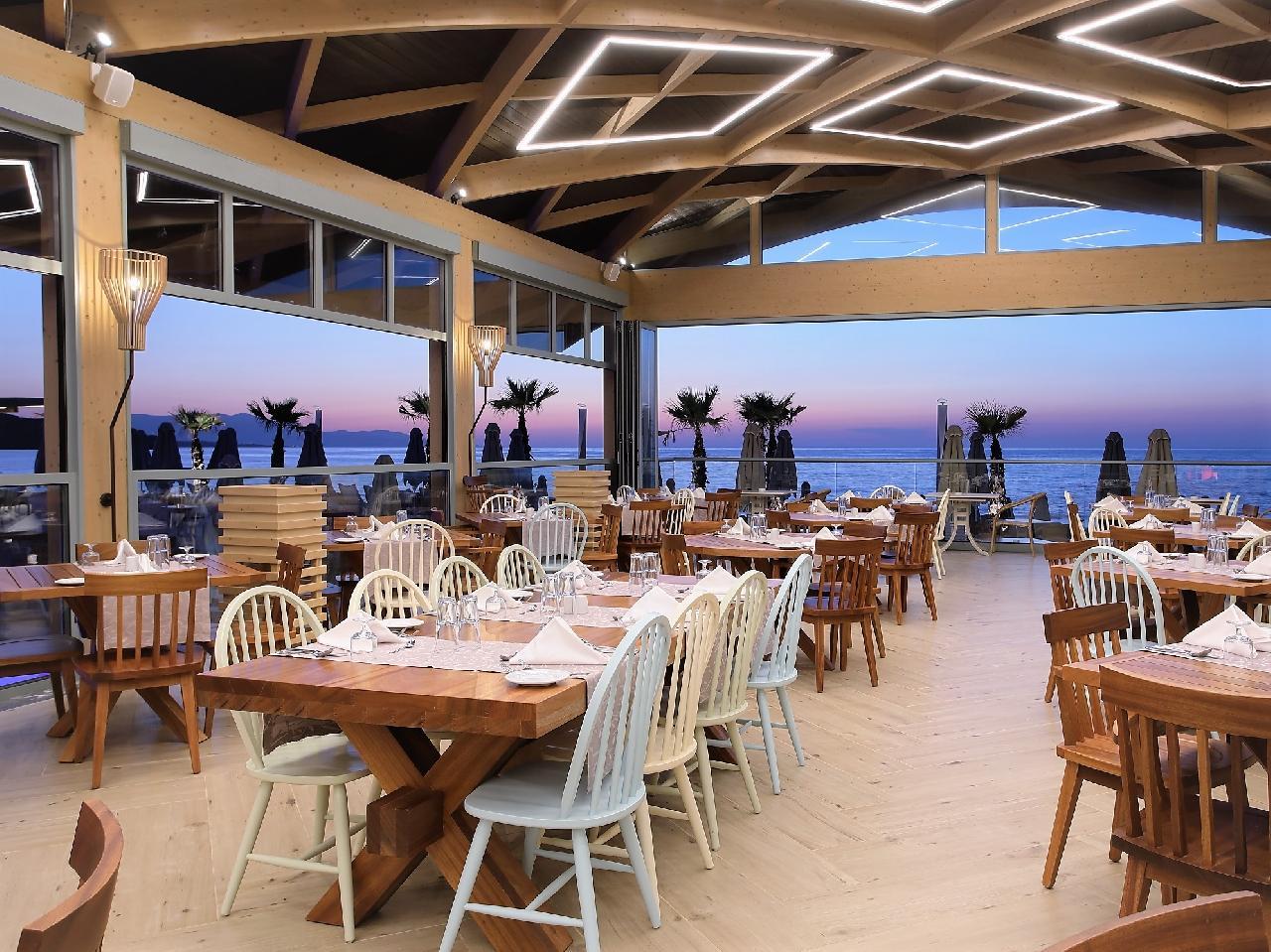 Görögország, Kréta, Kelet-Kréta, Heraklion, Kokkini Hani, Arina Beach Resort, étterem