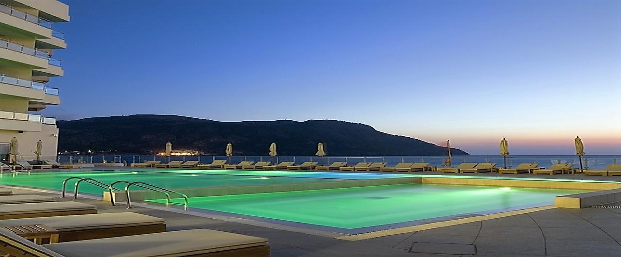 Görögország, Karpathos, Pigadia, Konstantinos Palace Hotel, medence