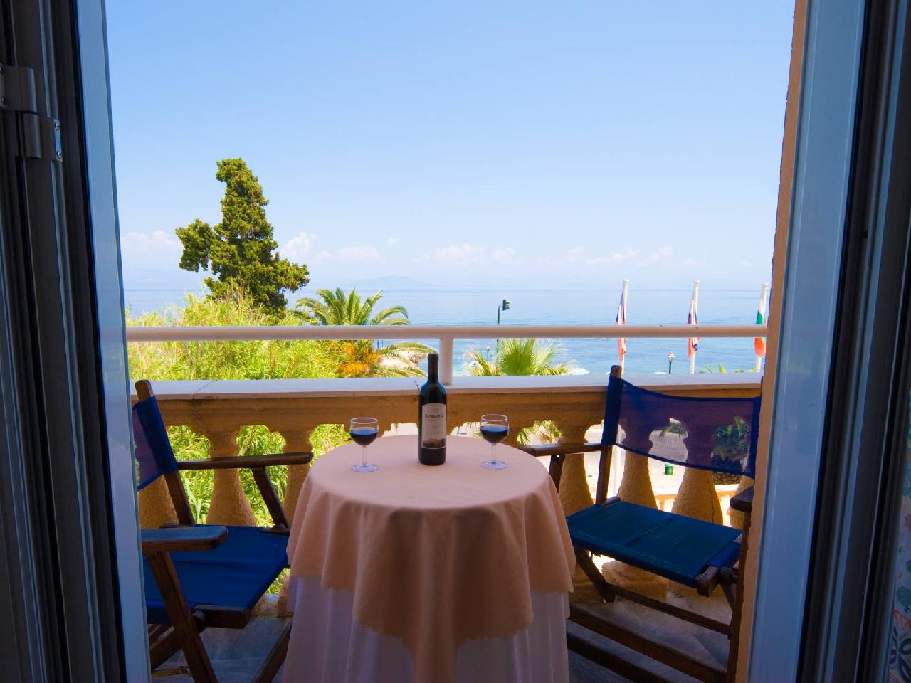 Görögország, Korfu, Benitses, Potamaki Beach Hotel, erkély