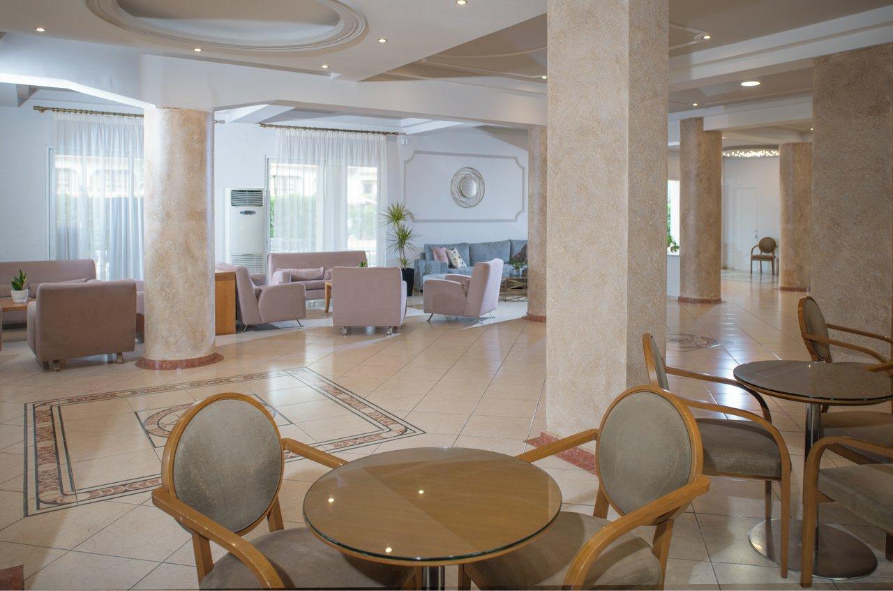 Görögország, Korfu, Messonghi, CNic Gemini Hotel, lobby