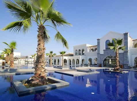 Görögország, Kréta, Nyugat-Kréta, Chania. Georgioupolis, Anemos Luxury Grand Resort, medence