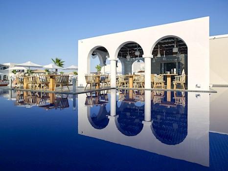 Görögország, Kréta, Nyugat-Kréta, Chania. Georgioupolis, Anemos Luxury Grand Resort, medence