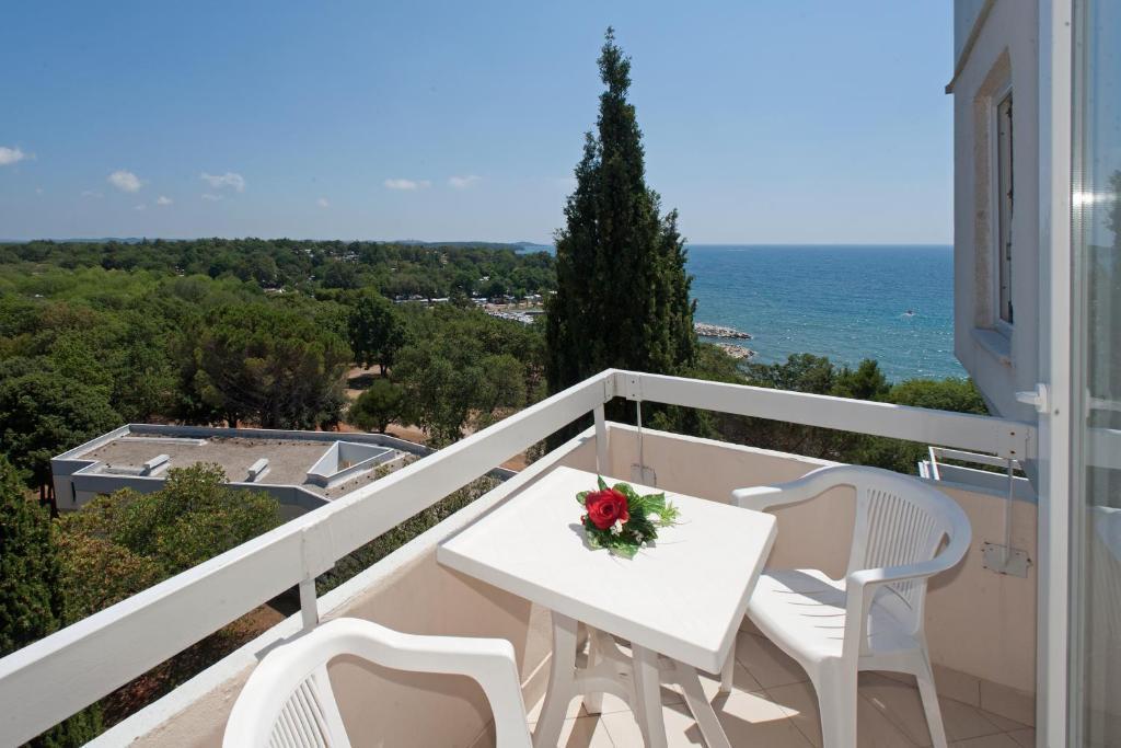 Horvátország, Isztria, Porec, Hotel Delfin Plava Laguna, erkély