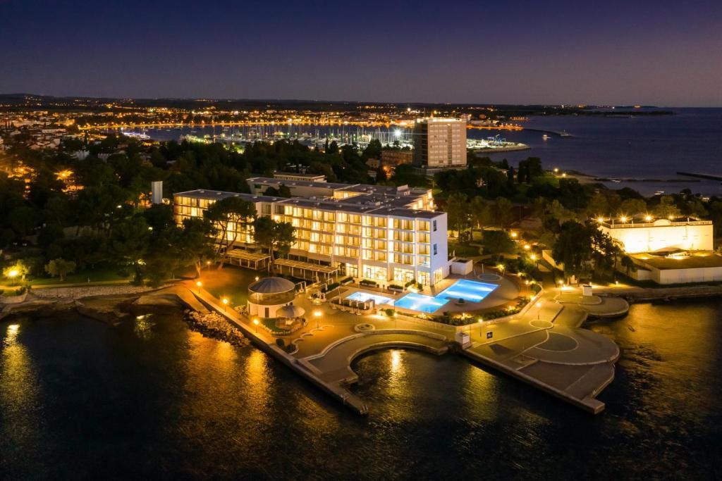 Horvátország, Isztria, Umag, Hotel Sipar Plava Laguna, táj