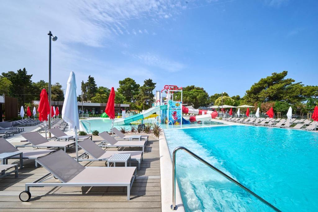 Horvátország, Isztria, Umag, Hotel Sipar Plava Laguna, medence