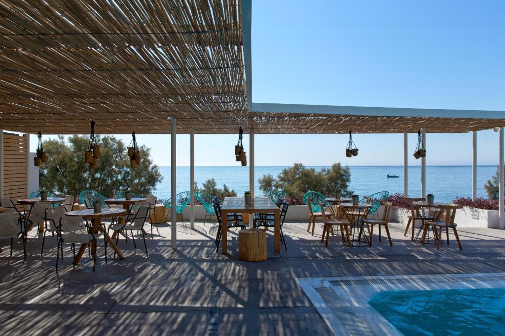 Görögország, Santorini, Kamari, Kamari Beach Hotel, terasz