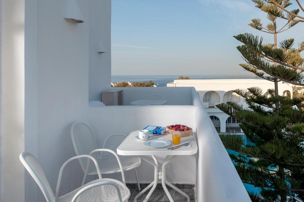 Görögország, Santorini, Fira, Daedalus Hotel, erkély