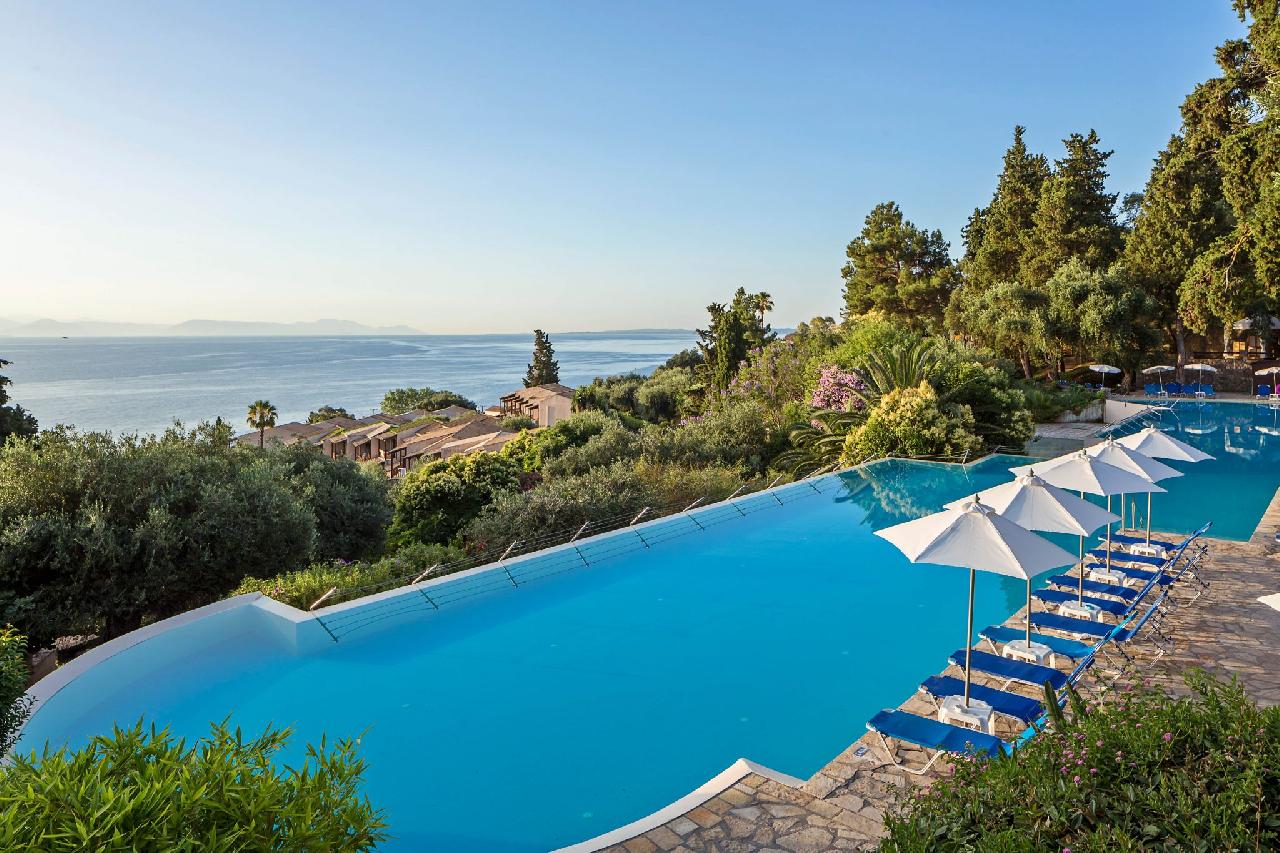 Görögország, Korfu, Perama, Aeolos Beach Resort, medence