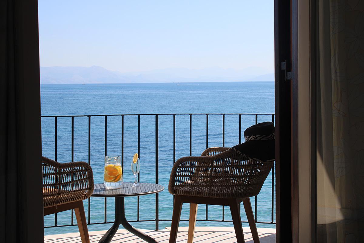 Görögország, Korfu, Dassia, Dassia Beach Hotel, erkély