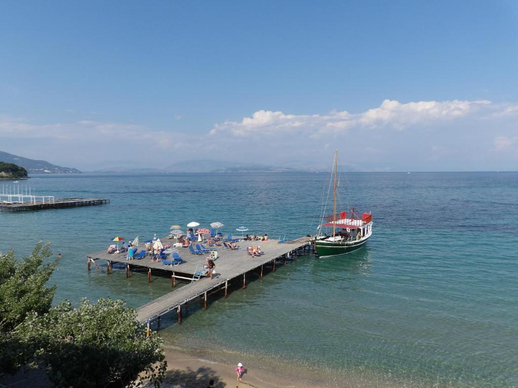 Görögország, Korfu, Dassia, Dassia Beach Hotel, tengerpart