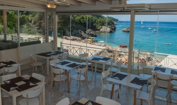 Görögország, Korfu, Liapades, Blue Princess Beach Hotel & Suites, bár