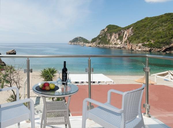 Görögország, Korfu, Liapades, Blue Princess Beach Hotel & Suites, erkély