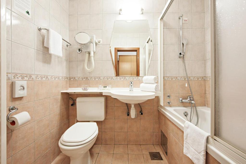 Szlovénia, Alsómarác, Hotel Termal, fürdőszoba