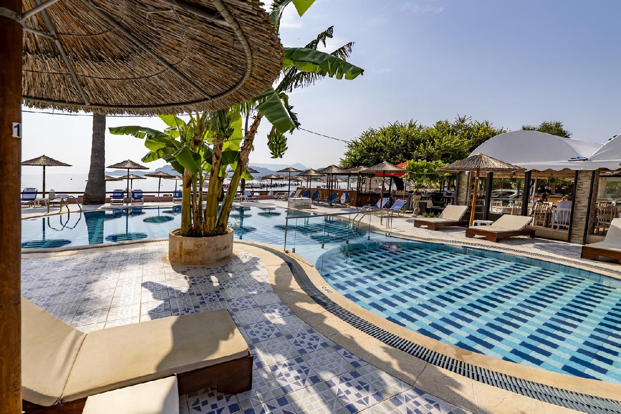 Maria`s Beach Hotel