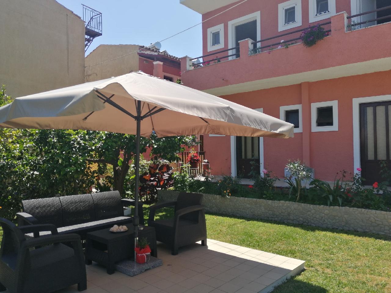 Kostas - Lina Apartmanház